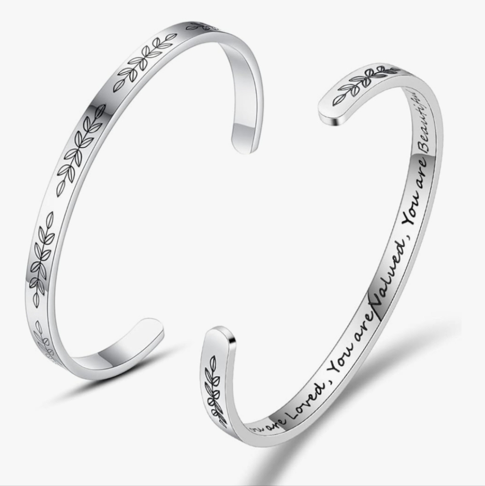 Elegant Silver Leaf Engraved Bracelet